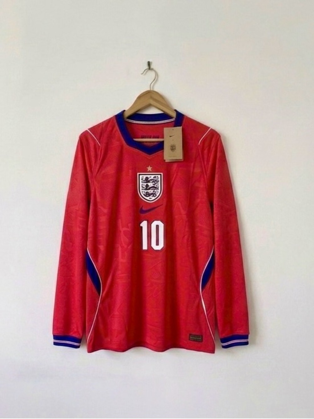 Bellingham #10 England  Away Jersey 2026 Fan Version Long Sleeve Size Medium